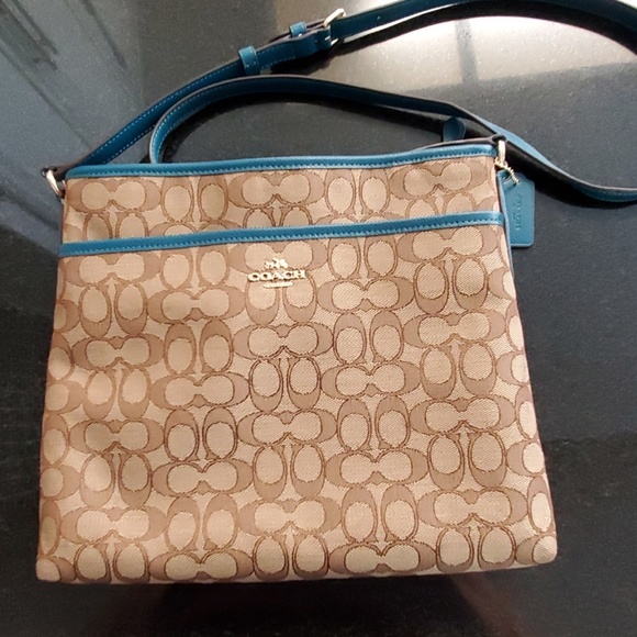 Coach Handbags - Coach  Signature Crossbody